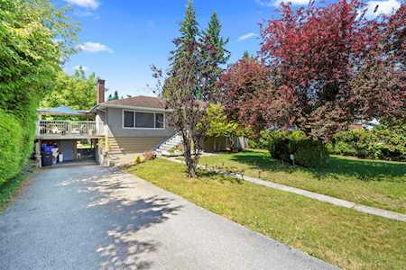 908 Lillian Street Coquitlam, BC V3J 5C4