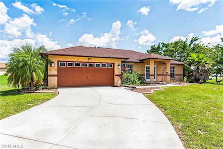 212 Rue Labonne Rd Fort Myers, FL 33913