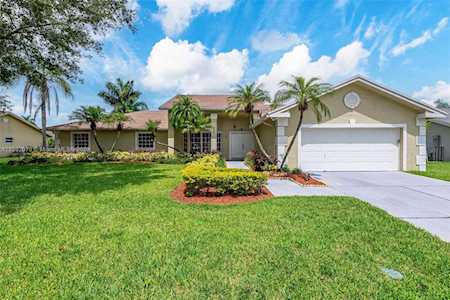 220 NW 197th Ave Pembroke Pines, FL 33029