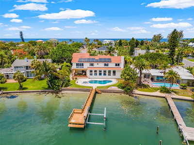 301 Harbor Dr Belleair Beach, FL 33786