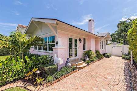 324 Edgewood Drive West Palm Beach, FL 33405