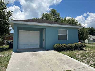 703 29th St E Palmetto, FL 34221