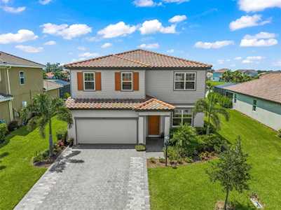 13718 Saw Palm Creek Trl Lakewood Ranch, FL 34211