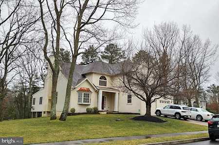 5 Moonshadow Ct Voorhees, NJ 08043