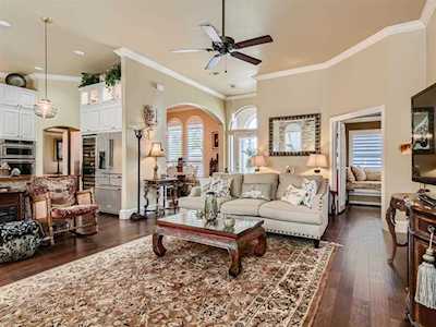 124 Cross CRK #10 Lakeway, TX 78734