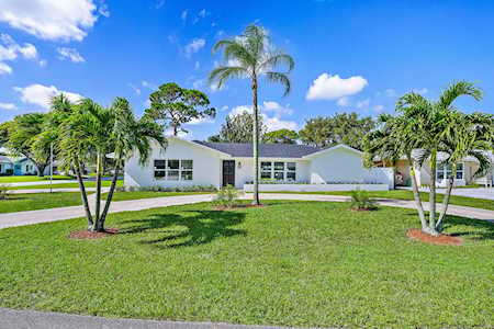 4340 N Fushia Circle Palm Beach Gardens, FL 33410