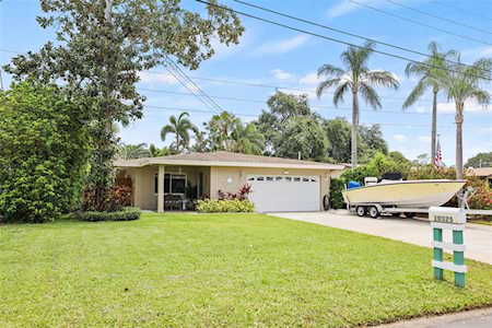 10325 Blossom Lake Dr Seminole, FL 33772