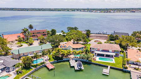 611 Belle Isle Ave Belleair Beach, FL 33786