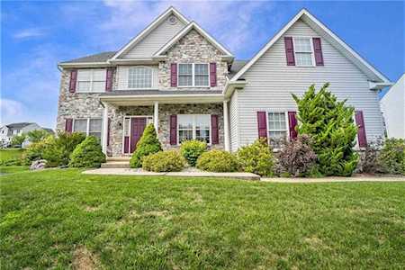 524 City View Dr Nazareth, PA 18064