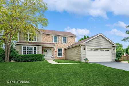 625 Chatham Circle Algonquin, IL 60102