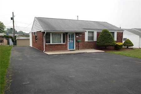 1712 Oxford Dr Allentown, PA 18103