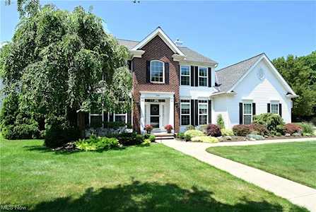 268 Williamsburg Dr Avon Lake, OH 44012