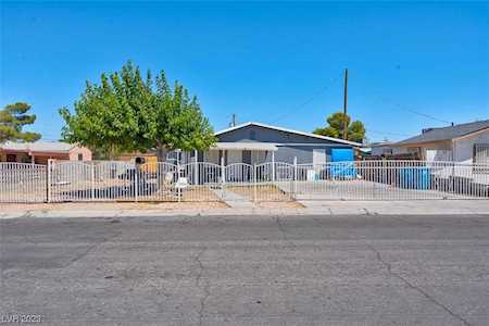 726 Encanto Dr Las Vegas, NV 89101