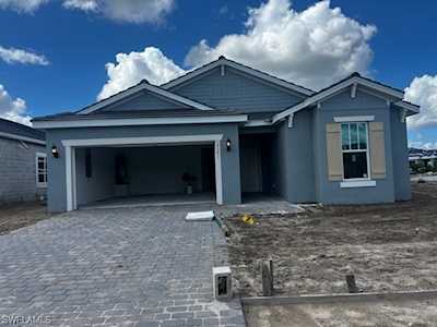 17371 Leaning Oak Trl North Fort Myers, FL 33917