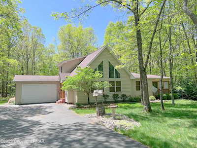 24 Ottomanelli Dr Albrightsville, PA 18210