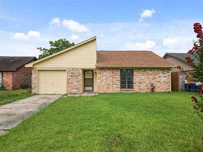 1828 Oriole Dr League City, TX 77573
