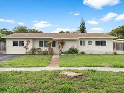 10411 NW 19th Pl Pembroke Pines, FL 33026