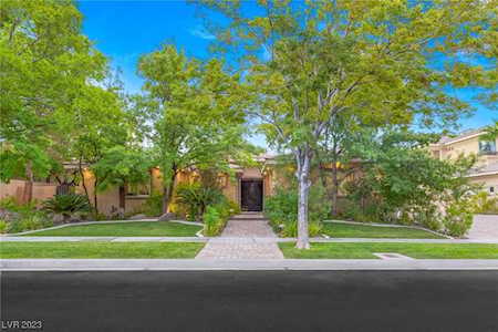 9320 Canyon Classic Dr Las Vegas, NV 89144
