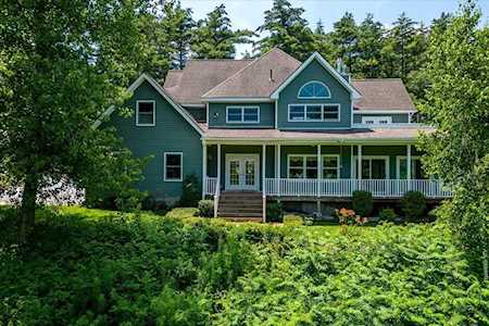 56 Stallion Hill Rd Sturbridge, MA 01566