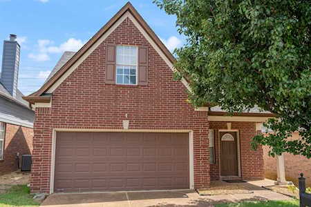 9115 S S Berry Garden Cir Memphis, TN 38016
