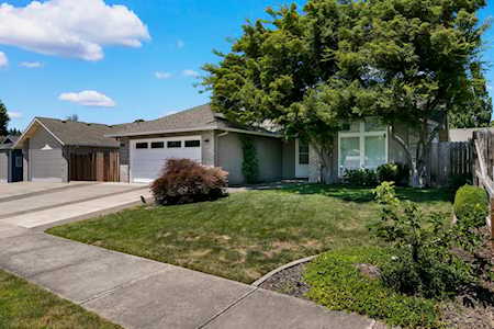 1641 Husker Butte Ln Medford, OR 97504