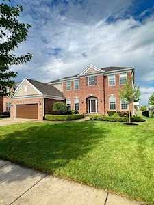 49754 Bloomsbury Ln Macomb, MI 48044