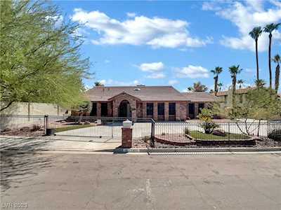 2402 Viewpoint Dr Henderson, NV 89014