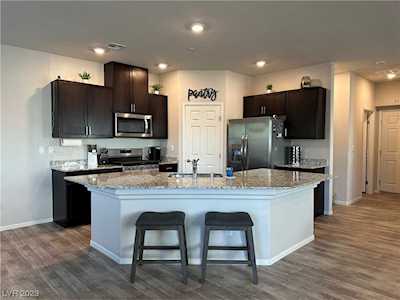 4715 Flower Moon Ave #103 North Las Vegas, NV 89084