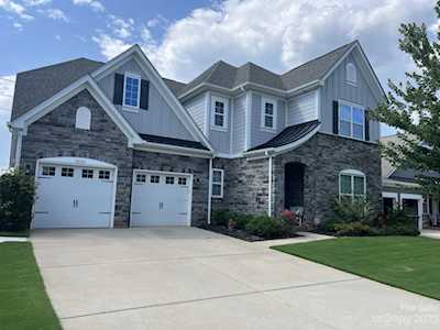 18709 Dumbarton Oaks Dr Cornelius, NC 28031