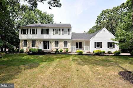 6 Macclesfield Dr Medford, NJ 08055