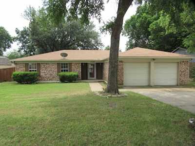 5506 Grantmont Drive Arlington, TX 76016