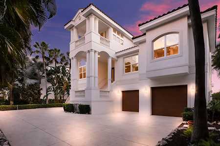 6877 Gulf of Mexico Dr Longboat Key, FL 34228