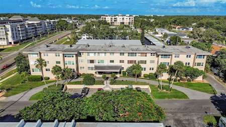 55 Harbor View Ln #106 Belleair Bluffs, FL 33770
