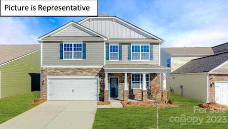 3818 Rosewood Dr Mount Holly, NC 28106