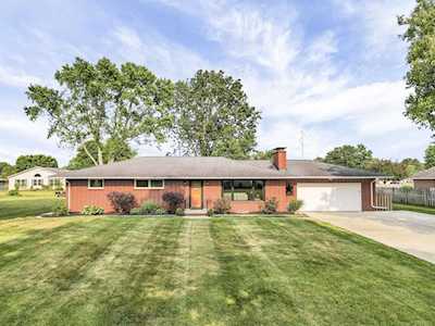 82 Valley View Drive Newark, OH 43055