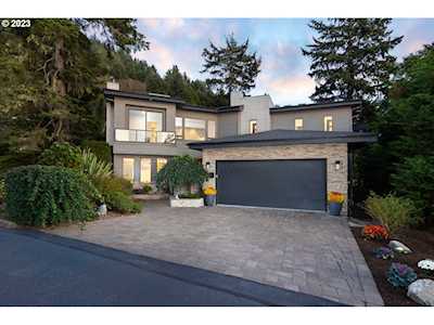 193 Sea Crest LN Otter Rock, OR 97369