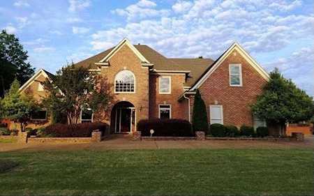 1042 Summer Springs Rd Collierville, TN 38017