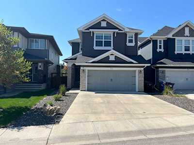 51 Cougar Ridge Close SW Calgary, AB T3H 4E5