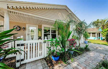 2760 Kavalier Dr Palm Harbor, FL 34684