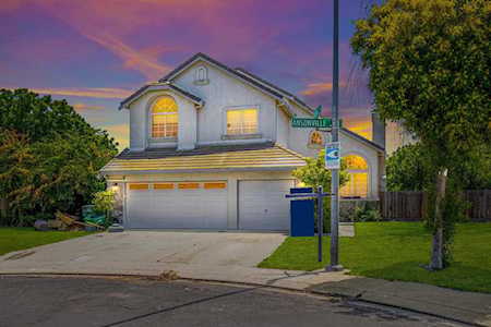 312 Ansonville Lane Modesto, CA 95357