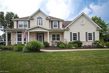 328 Crestwood Dr Avon Lake, OH 44012