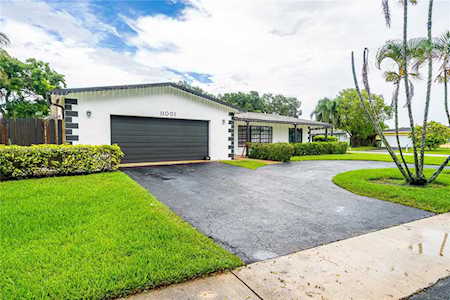 11001 NW 20th St Pembroke Pines, FL 33026