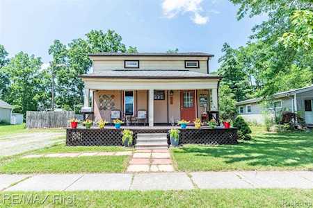 310 S Bailey St Romeo, MI 48065