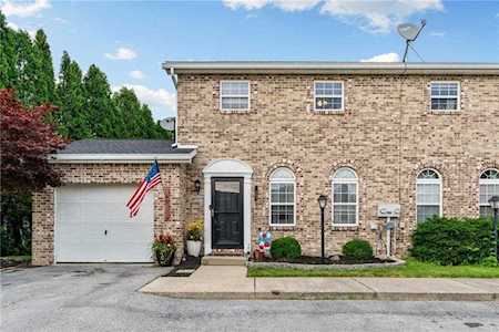 4943 Shawnee Ct Schnecksville, PA 18078