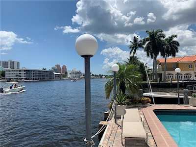 2900 NE 30th St #J8 Fort Lauderdale, FL 33306