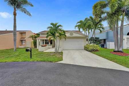 11 Kyle Way Boynton Beach, FL 33426