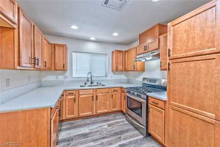 5251 Tipper Ave Las Vegas, NV 89122