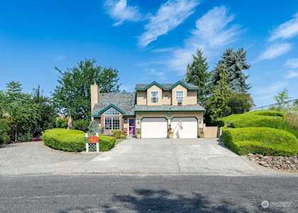 2869 El Camino Way Malaga, WA 98828