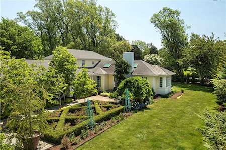 180 Ferry Rd Bristol, RI 02809