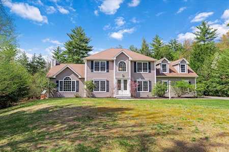 43 Contoocook Ln Peterborough, NH 03458